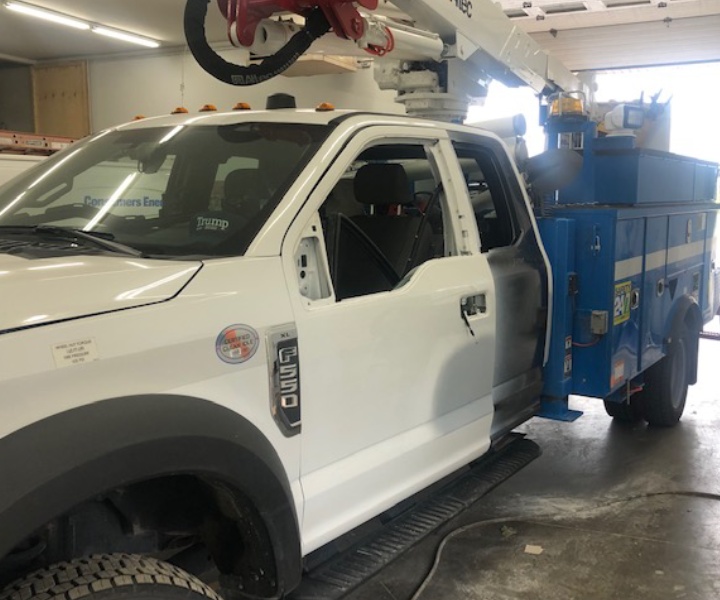 Repair of a side door van